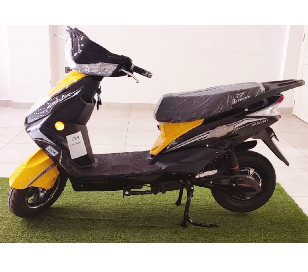 Dm Discovery Electric Scooter ( YELLOW BLACK,ROSE RED BLACK,SILVER BLACK) 80km / Charge 